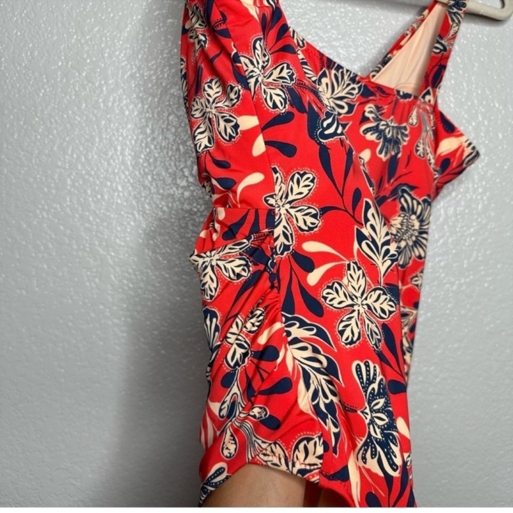 Garnet Hill Women's Ruched Crossover One-Piece Swimsuit
Red Tan Floral size 12 - Picture 10 of 13